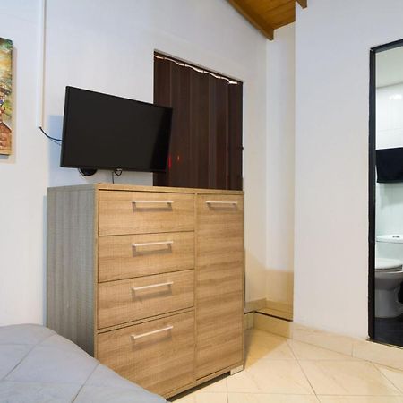 Poblado Brownstone Apartment Medellin Bagian luar foto