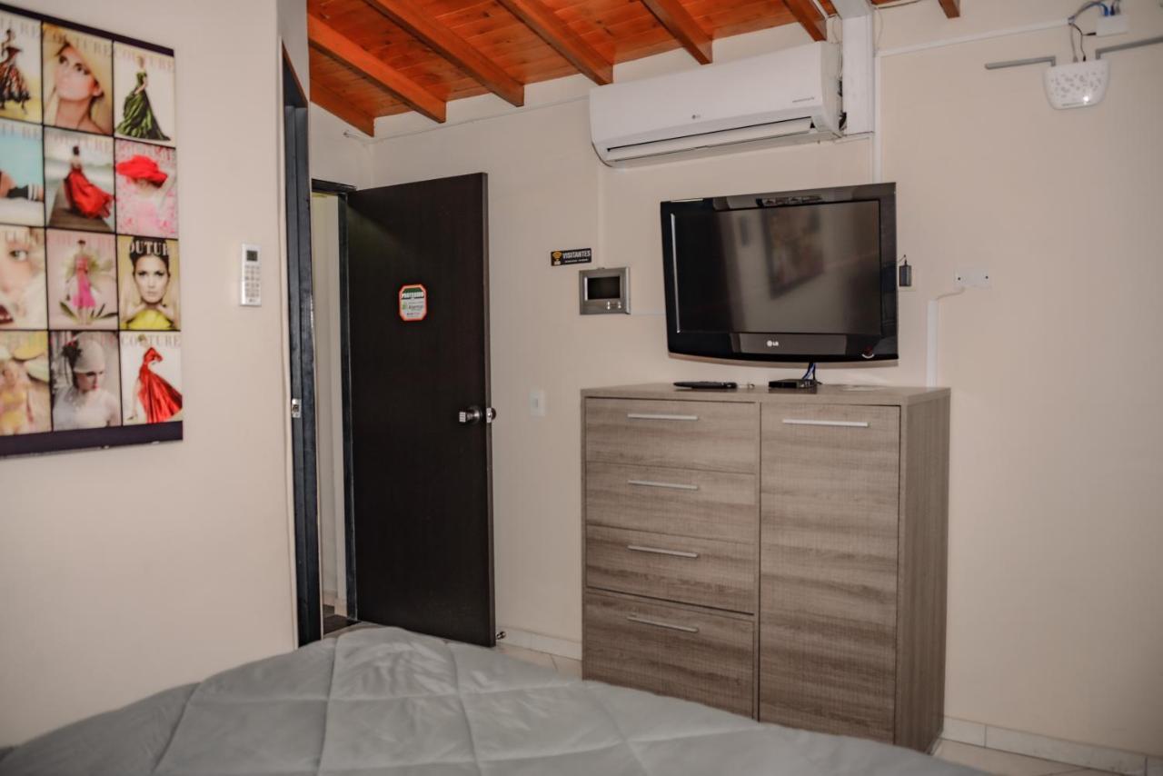 Poblado Brownstone Apartment Medellin Bagian luar foto