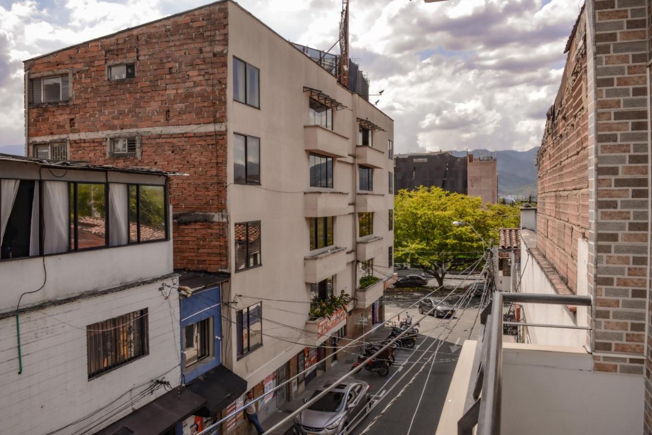 Poblado Brownstone Apartment Medellin Bagian luar foto