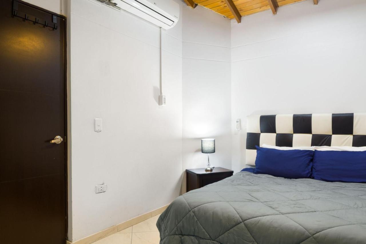 Poblado Brownstone Apartment Medellin Bagian luar foto